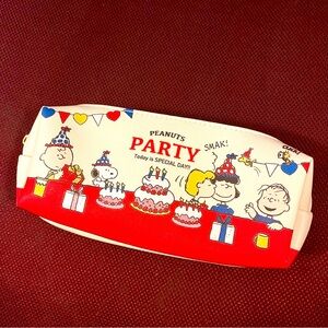 Snoopy cosmetics makeup bag or pencil case new Peanuts